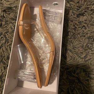 Heels. Size 39. Wear once.